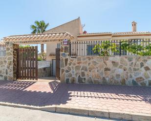 Vista exterior de Casa o xalet en venda en Orihuela amb Aire condicionat, Terrassa i Balcó
