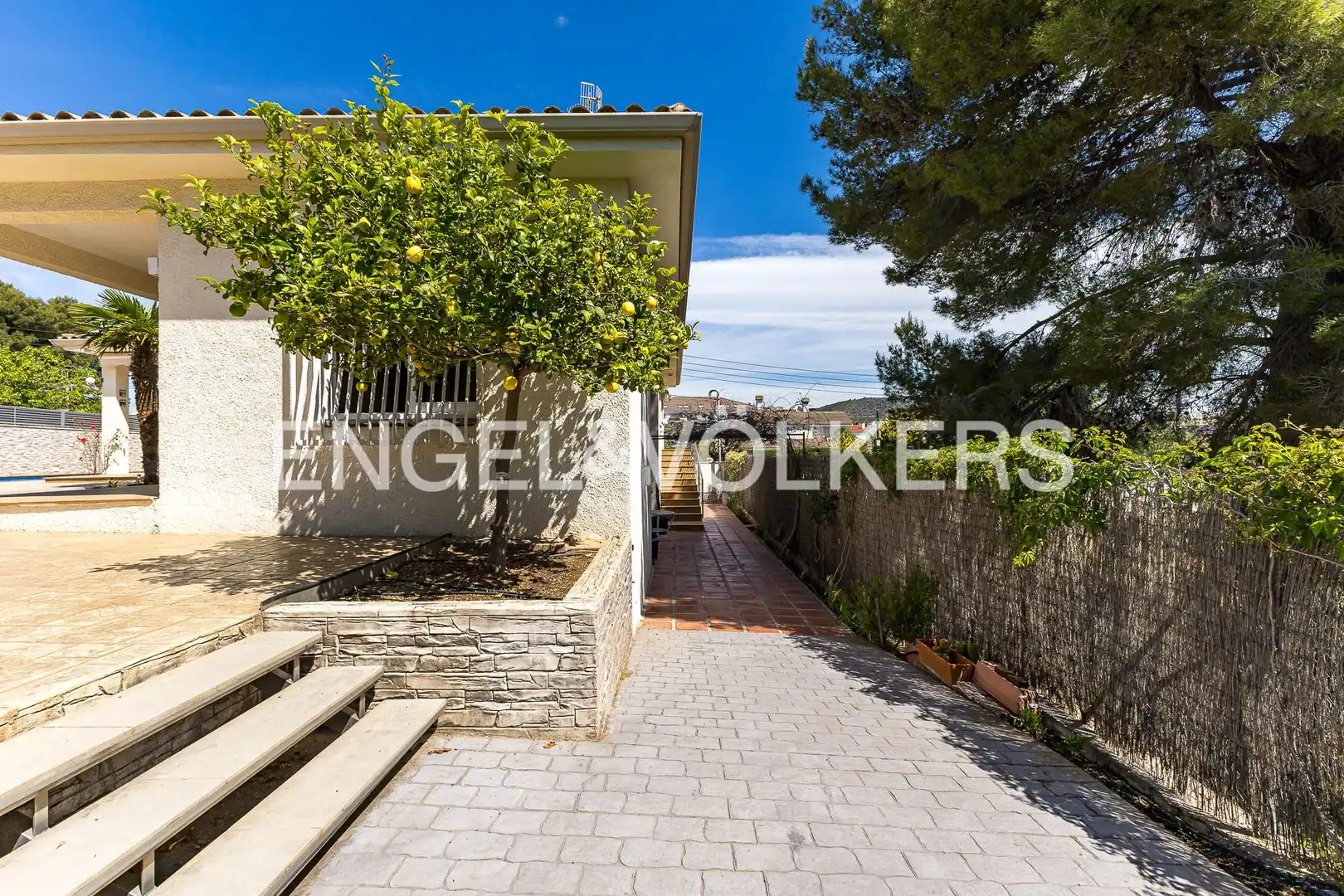 Exterior view of Houses for sale in Roda de Berà  with Air Conditioner, Heating and Private garden