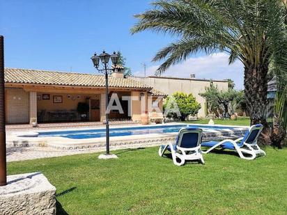 Jardí de Casa o xalet en venda en Ontinyent amb Aire condicionat, Terrassa i Piscina