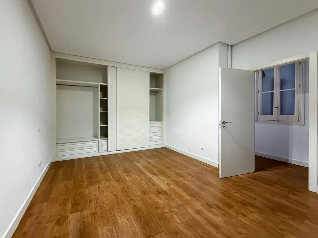 Schlafzimmer von Wohnung zur Miete in Madrid mit Klimaanlage und Heizung