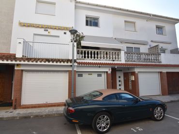 Adosado con balcón en venta en Santa Susanna
