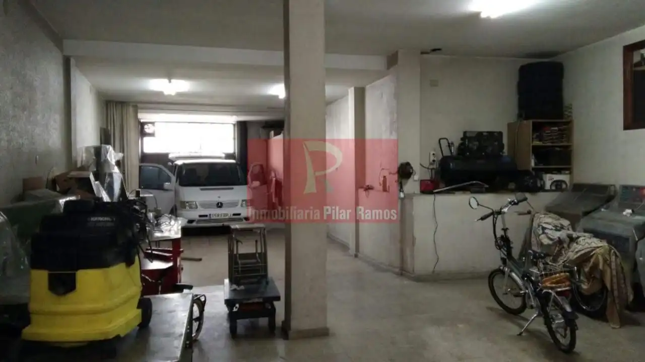 Local comercial en venda a Trobajo del Camino