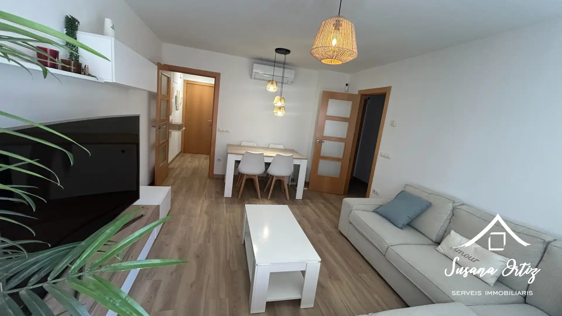 Sala de estar de Piso en venta en Olesa de Montserrat con Aire acondicionado, Calefacción y Amueblado