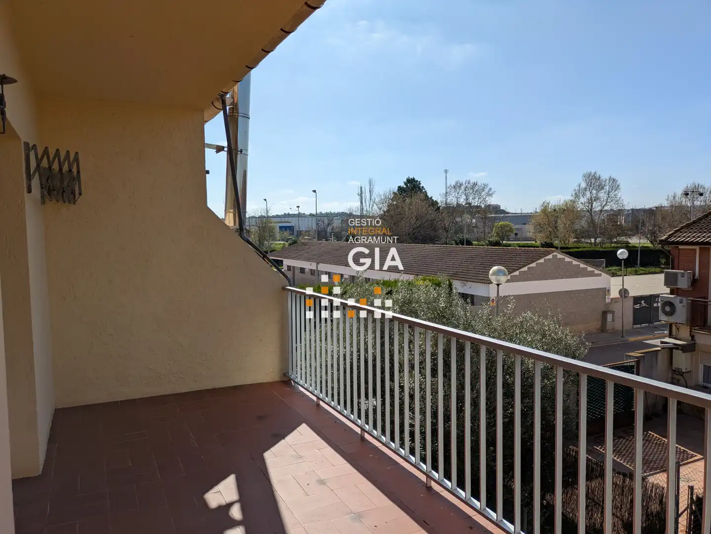 Vista exterior de Casa adosada en venda en Agramunt amb Aire condicionat, Calefacció i Jardí privat
