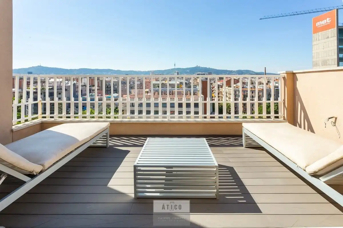 Terrasse von Dachboden zum Verkauf in Barcelona mit Klimaanlage, Heizung und Terrasse