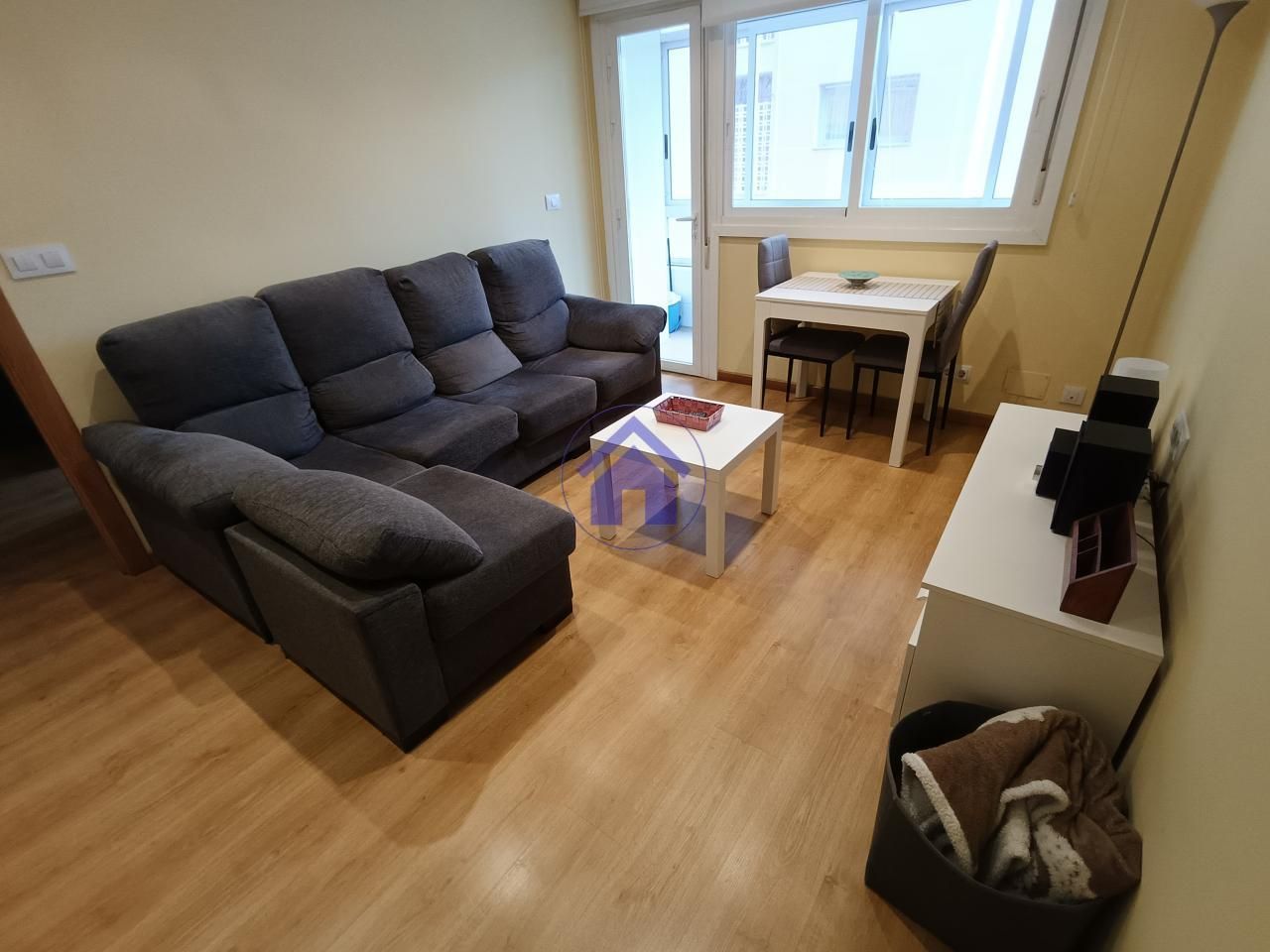 Sala d'estar de Pis en venda en Vigo  amb Calefacció, Terrassa i Traster