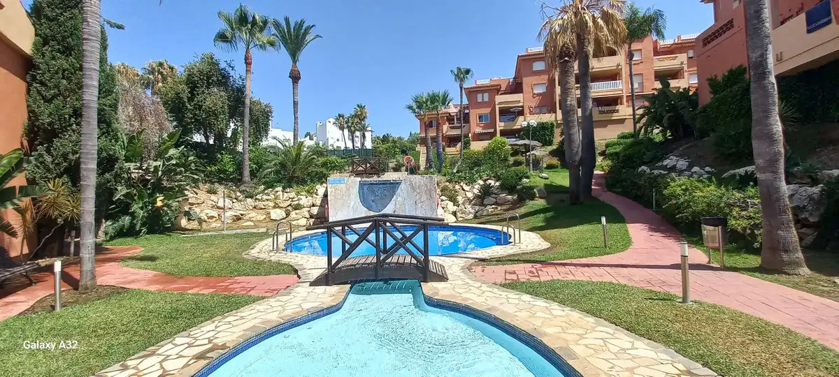 Vista exterior de Planta baixa en venda en Marbella amb Aire condicionat, Calefacció i Terrassa