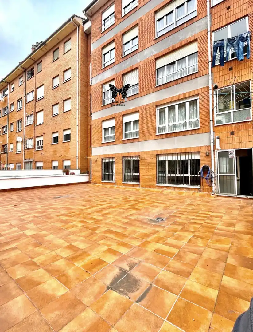 Vista exterior de Piso en venta en Mieres (Asturias) con Terraza y Trastero