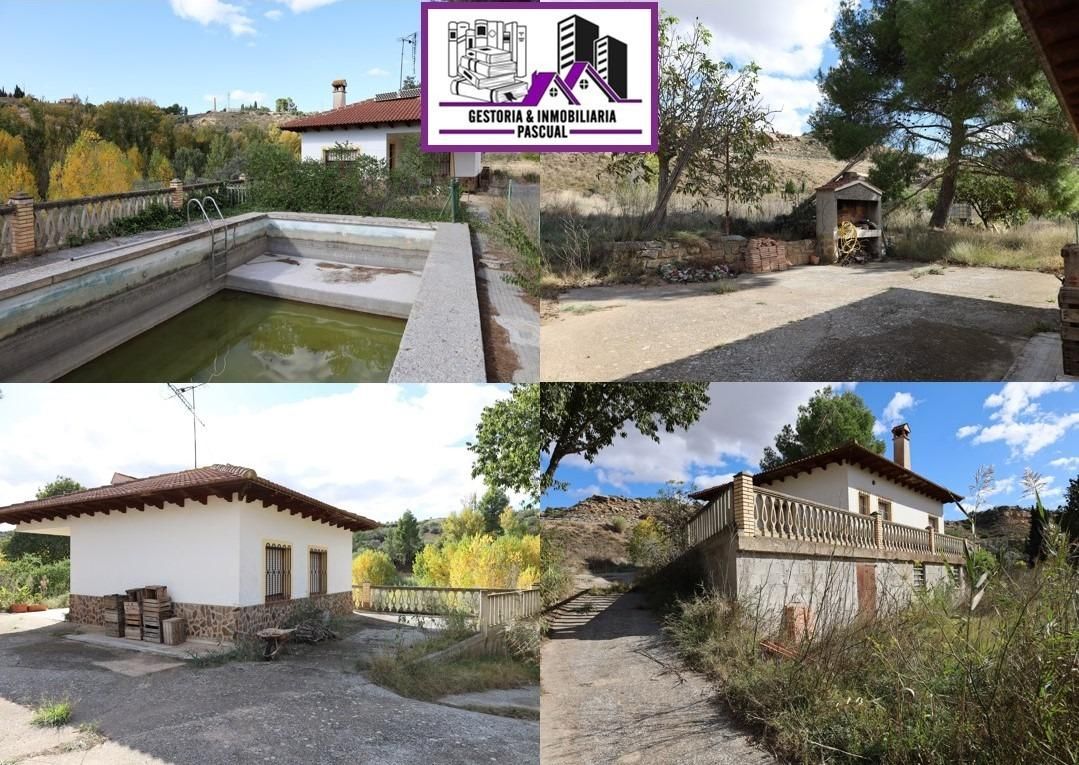 Vista exterior de Casa o xalet en venda en Alcañiz amb Jardí privat i Piscina