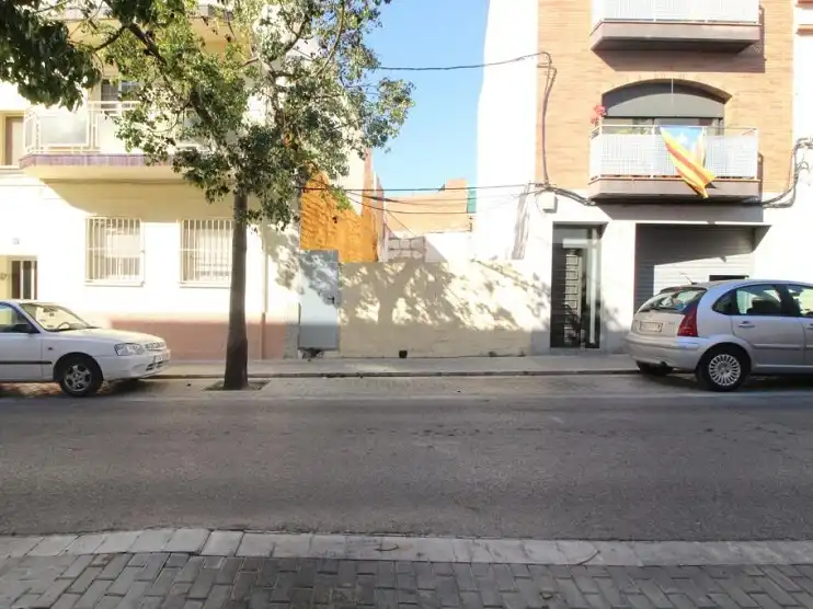 Wohnbaugrundstück zum Verkauf in Carrer de València 29, imagen 3