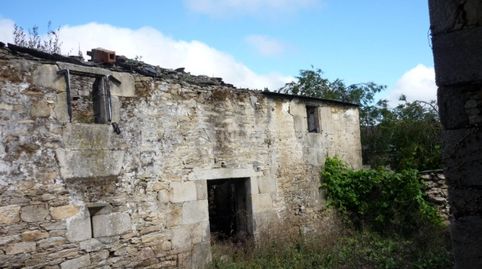 Se vende casa a reformar en Guntín