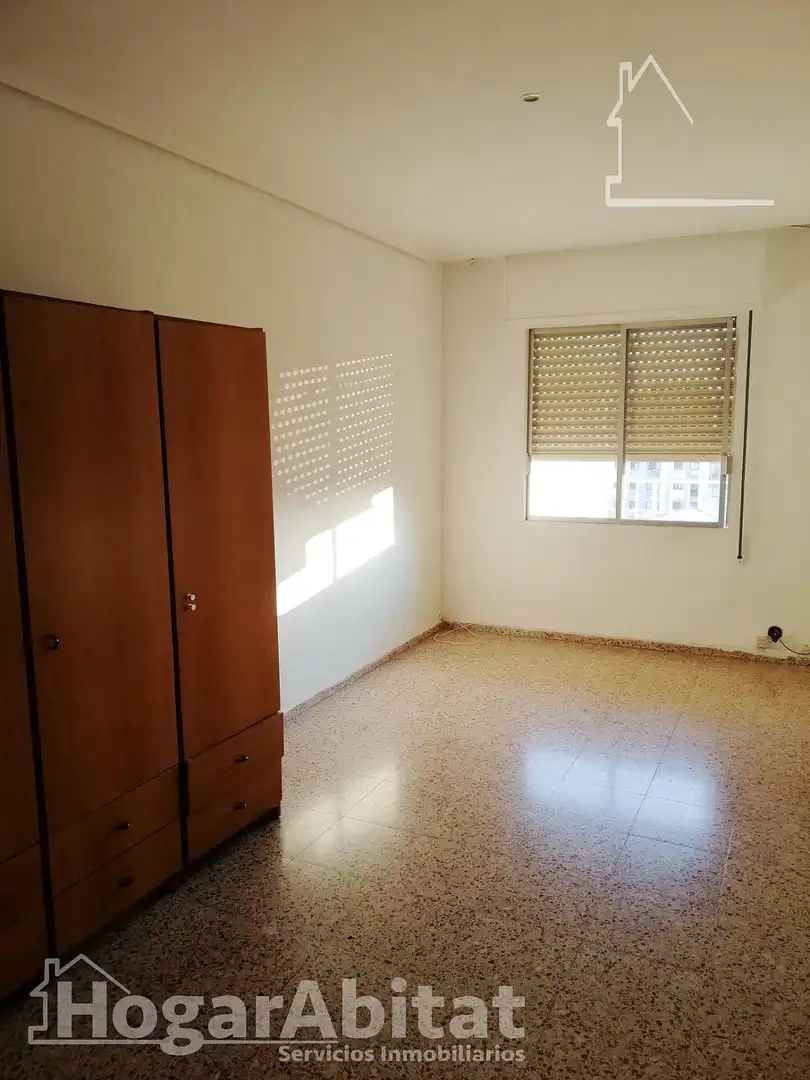 Schlafzimmer von Wohnung zum Verkauf in Castellón de la Plana / Castelló de la Plana mit Balkon