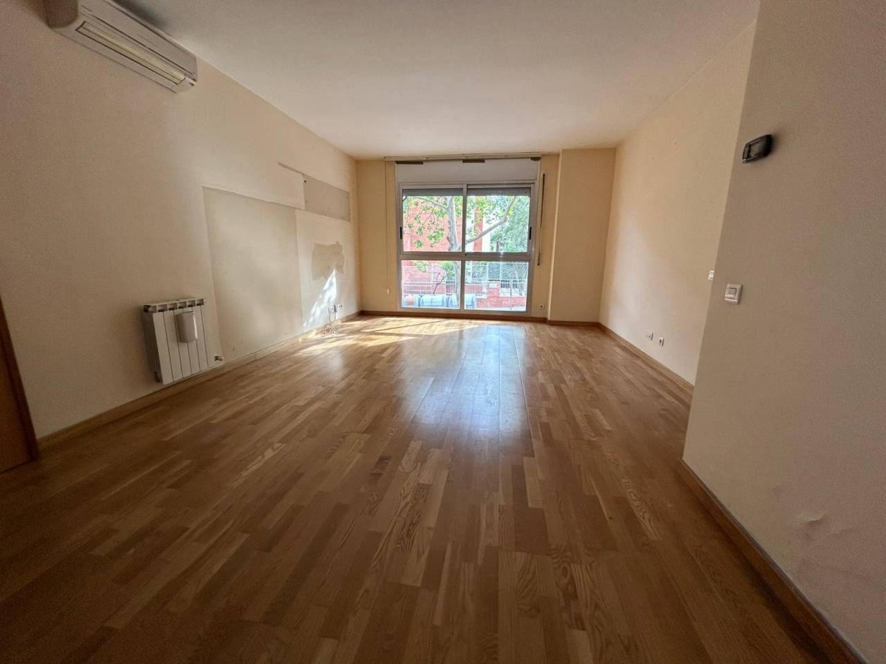 Bedroom of Flat for sale in Castelldefels  with Air Conditioner, Heating and Parquet flooring