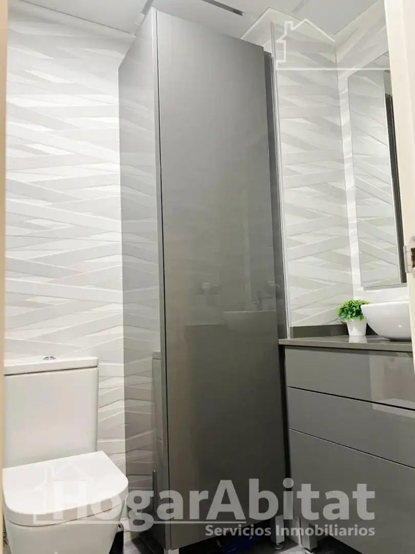 Badezimmer von Wohnung zum Verkauf in Onda mit Abstellraum und Möbliert