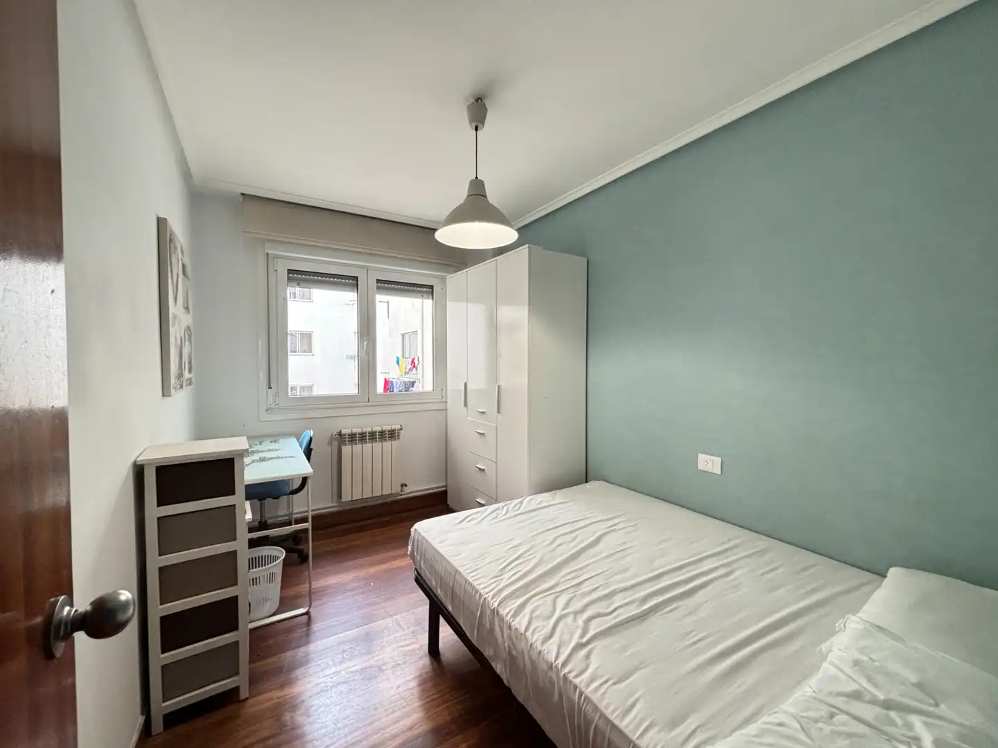 Schlafzimmer von Wohnung zur Miete in Santiago de Compostela  mit Heizung und Möbliert