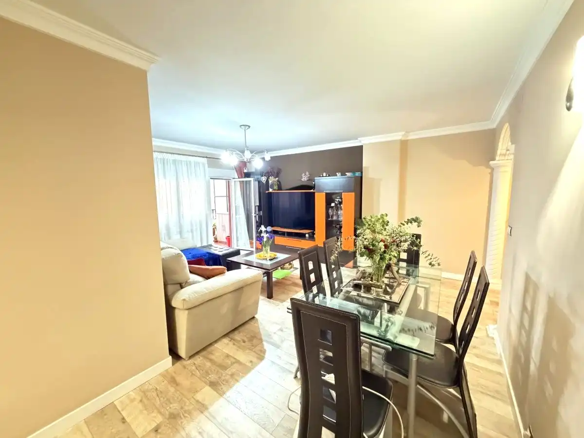 Living room of Flat for sale in Alcalá de Henares  with Air Conditioner and Heating