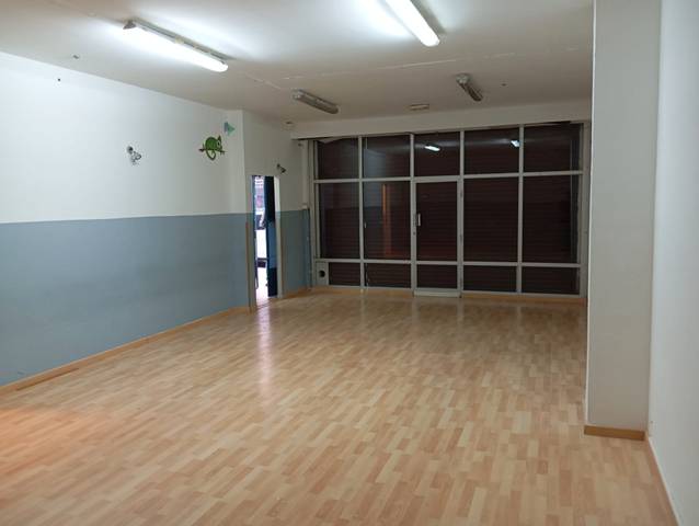 Local comercial en Alquiler en Carrer de la Bòbila en El Poble Sec - Parc de Montjuïc