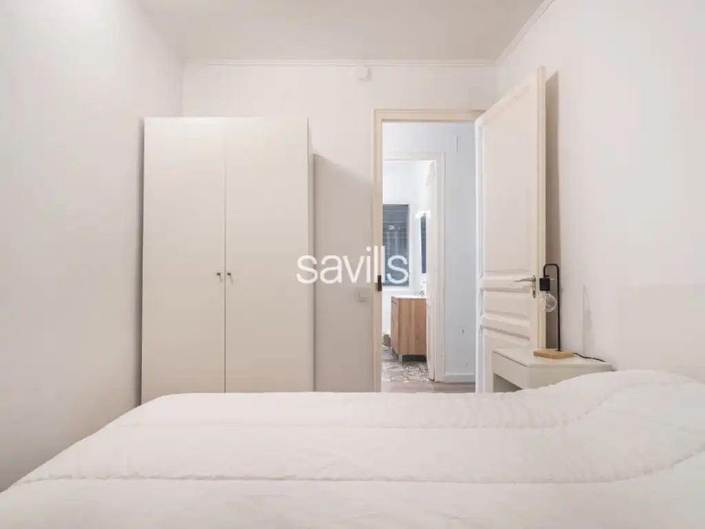 Schlafzimmer von Wohnungen zum Verkauf in Barcelona mit Möbliert und Balkon