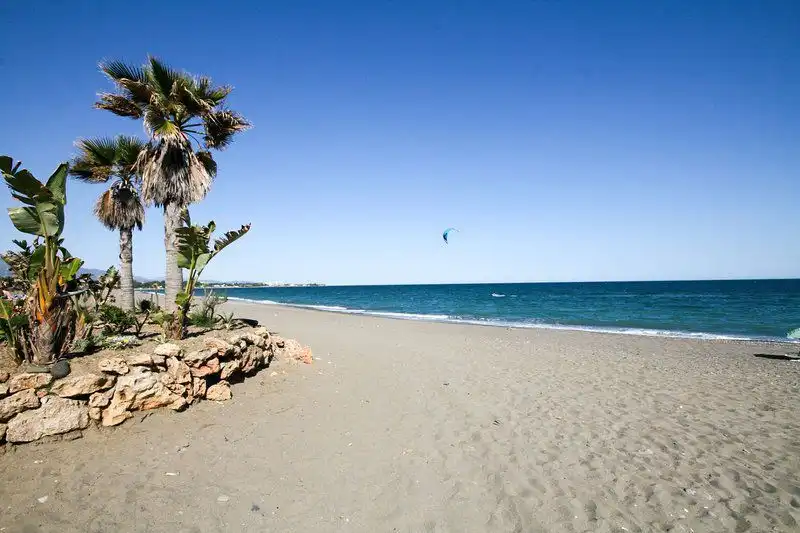 Vista exterior de Piso en venta en Marbella con Calefacción