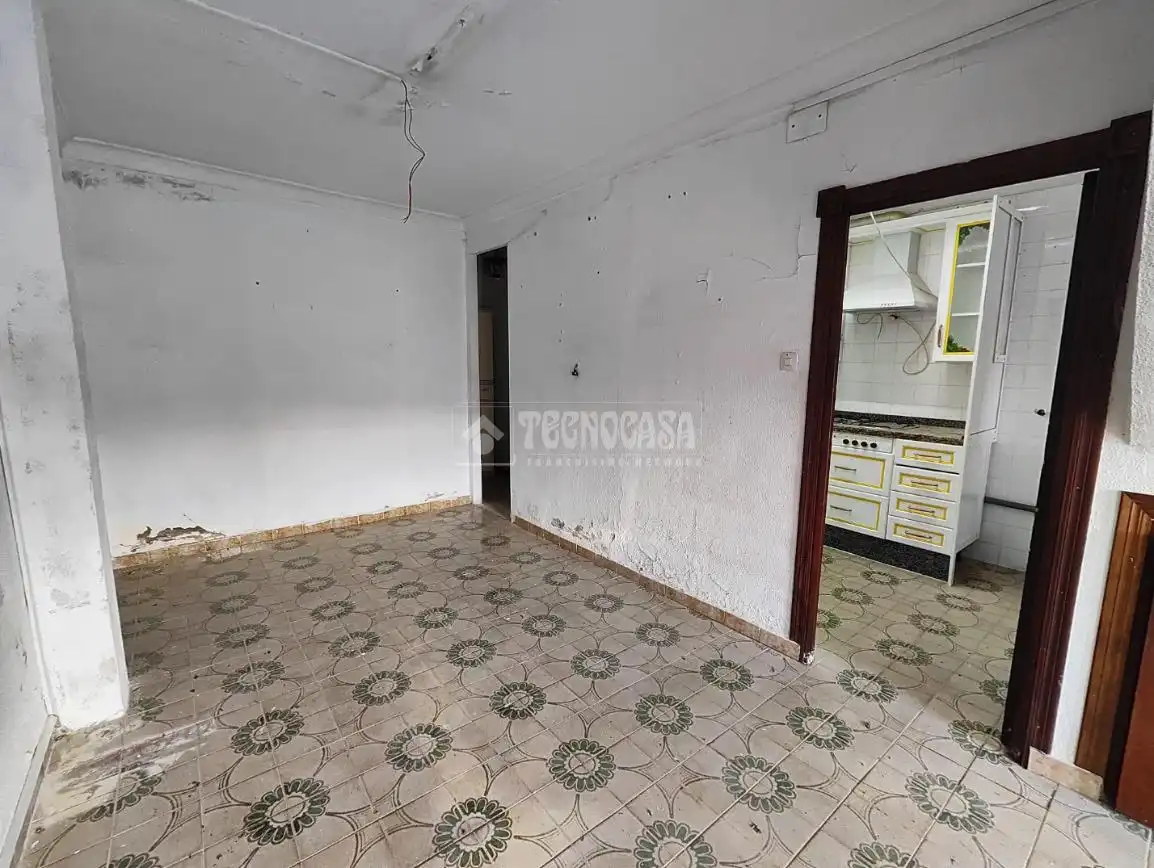 Casa adosada en venda en Los Palacios y Villafranca amb Balcó