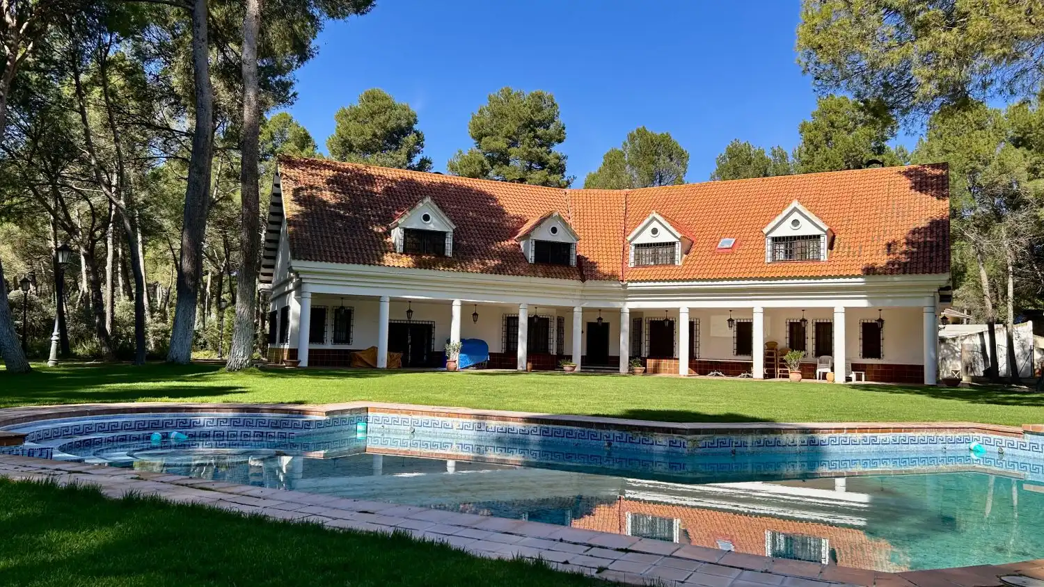 Vista exterior de Casa o xalet en venda en Albacete amb Aire condicionat, Calefacció i Terrassa