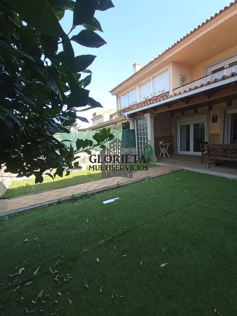 Jardín de Casa adosada en venta en Baiona con Calefacción, Parquet y Terraza