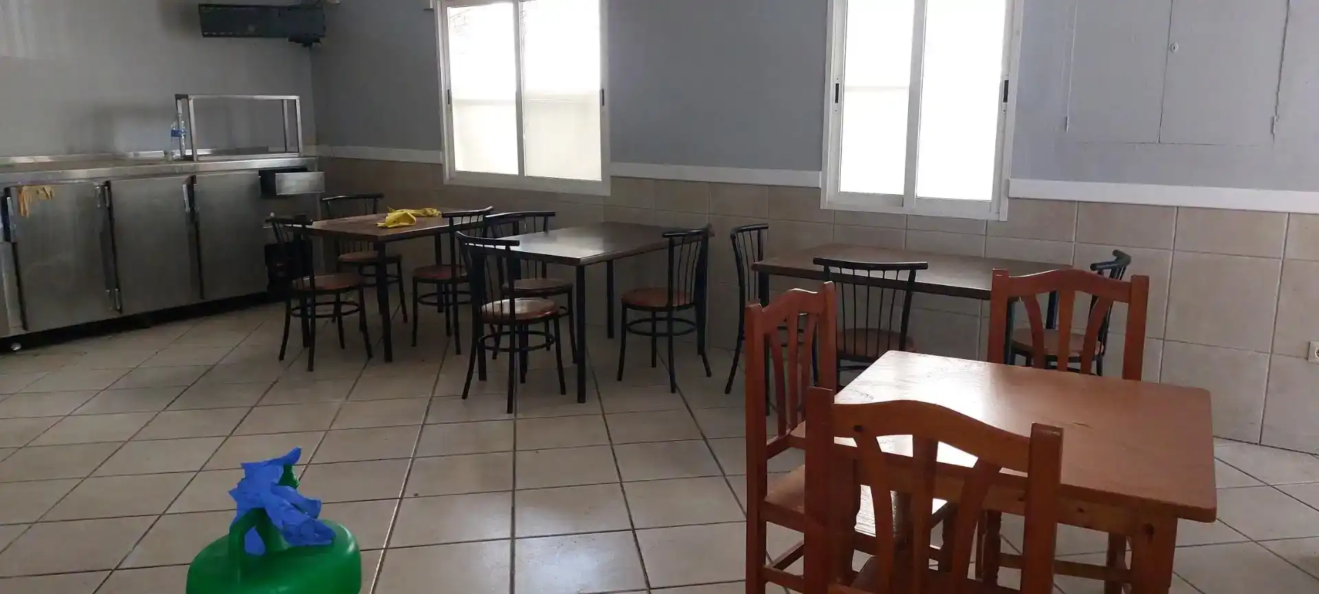 Local de lloguer en Alcanar amb Aire condicionat