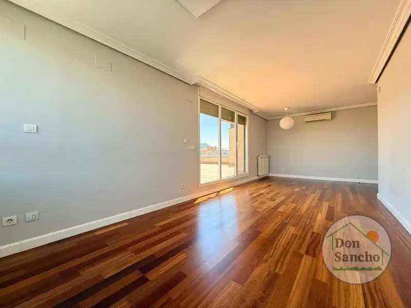 Living room of Attic for sale in Valladolid  with Air Conditioner, Heating and Terrace