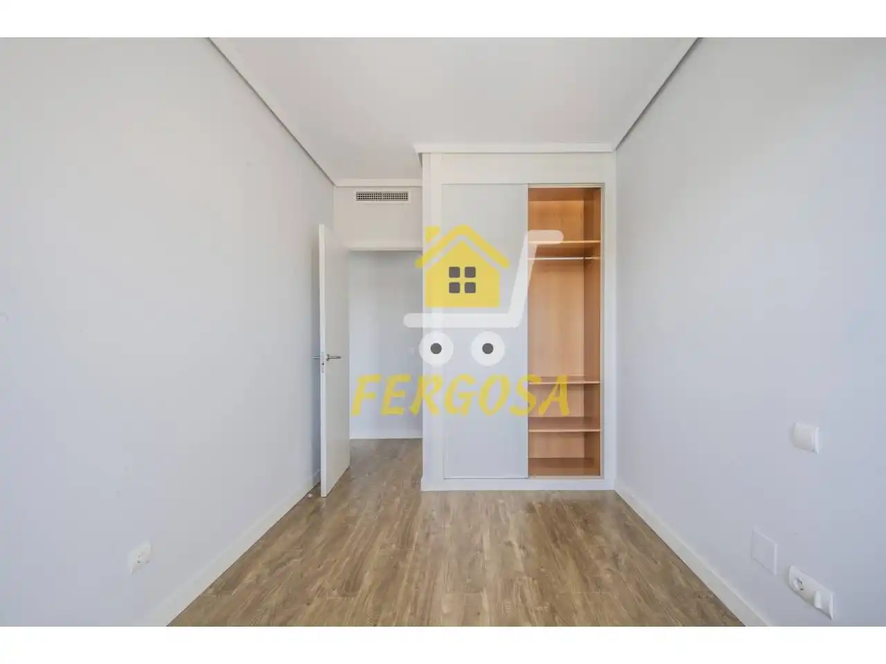 Habitación de Piso en venta en Navalcarnero con Aire acondicionado, Calefacción y Piscina comunitaria