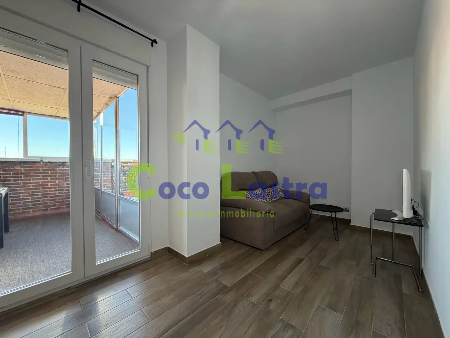 Living room of Attic for rent in Salamanca  with Heating, Terrace and Furnished