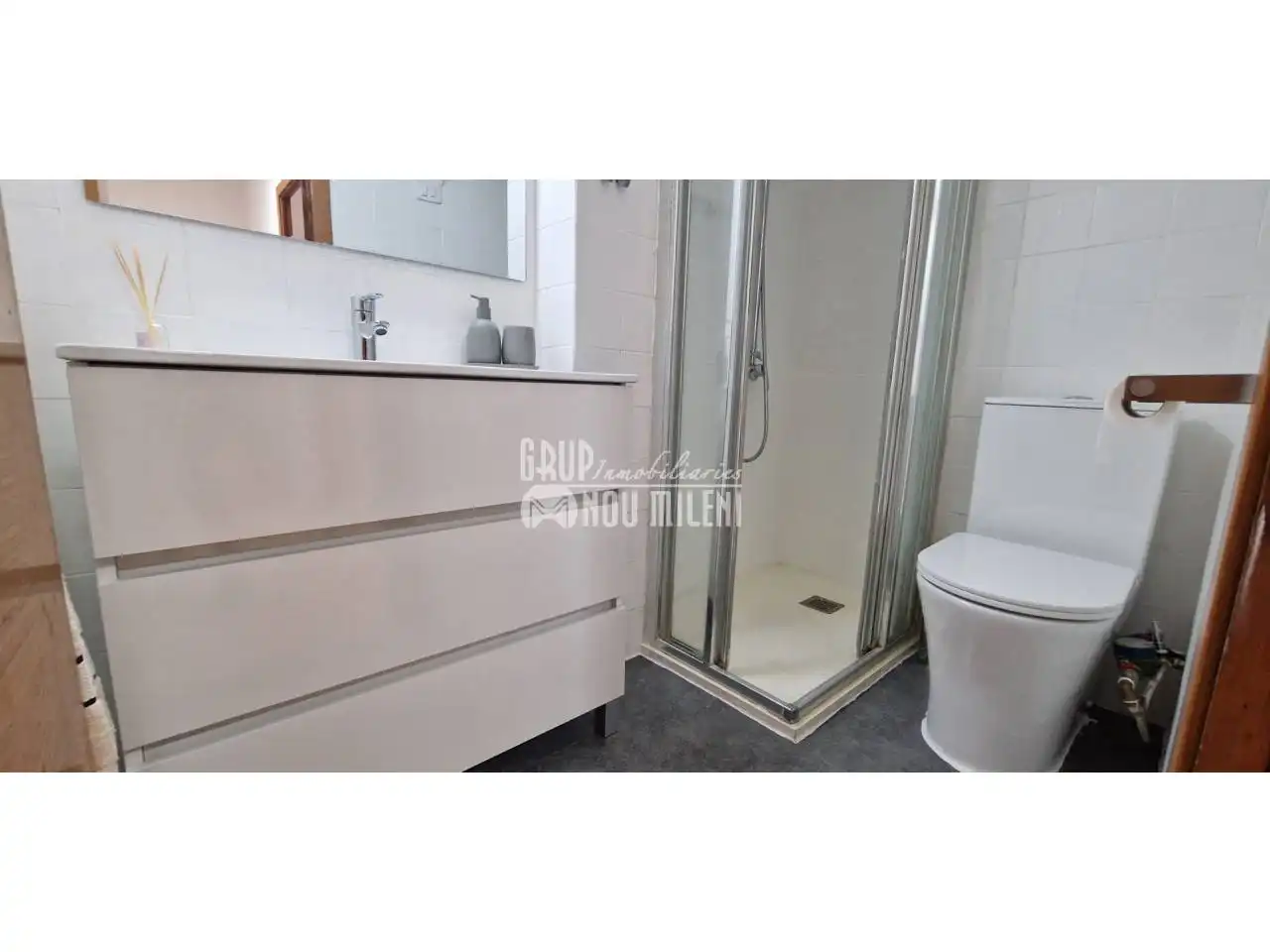 Bathroom of Flat for sale in Sueca  with Furnished and Community pool