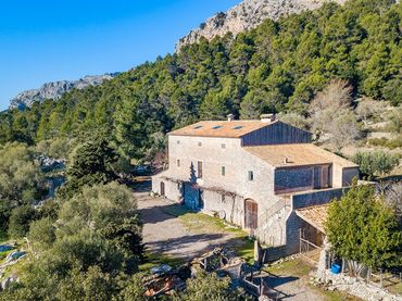 Country house with garden for sale in Pollença Poble