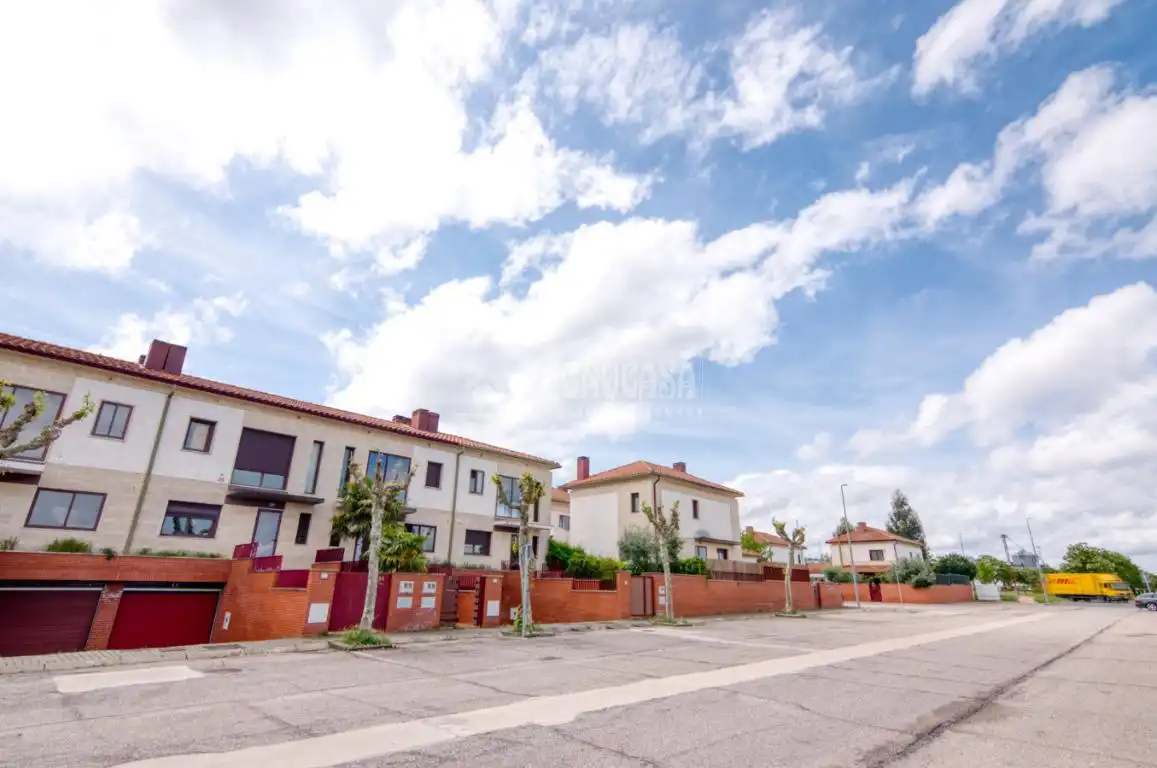 Casa o chalet en venta en Castellanos de Moriscos con Aire acondicionado, Calefacción y Jardín privado