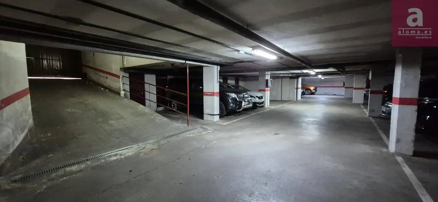 Parking de Estudio de alquiler en Cáceres con Aire acondicionado, Trastero y Amueblado
