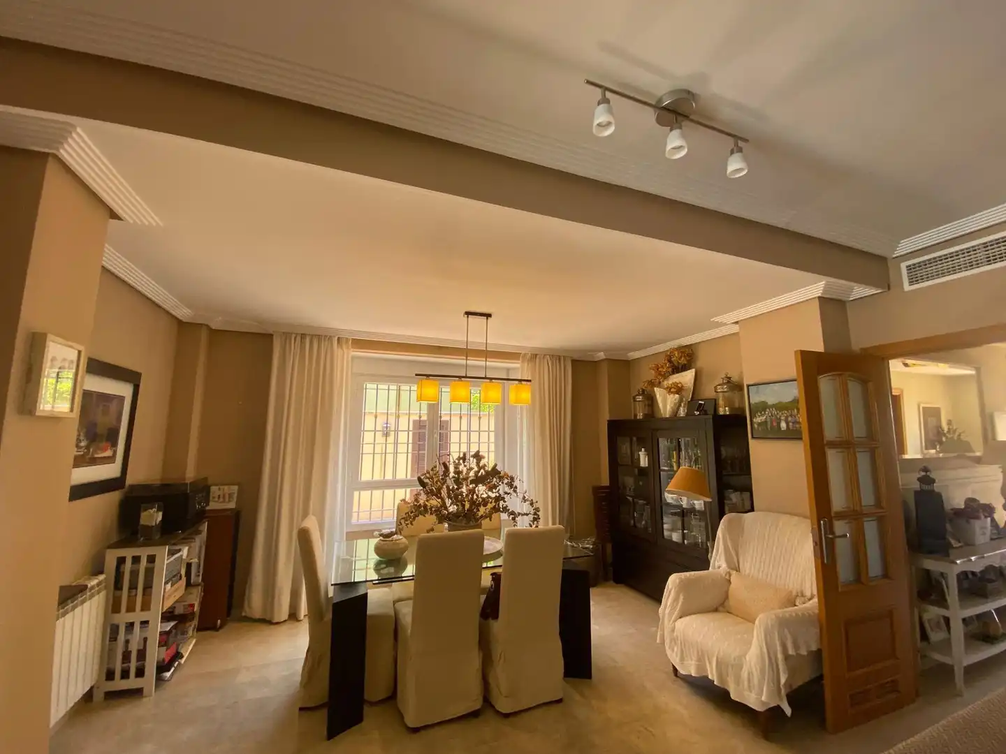 Comedor de Casa o chalet en venta en Córdoba con Aire acondicionado, Calefacción y Jardín privado