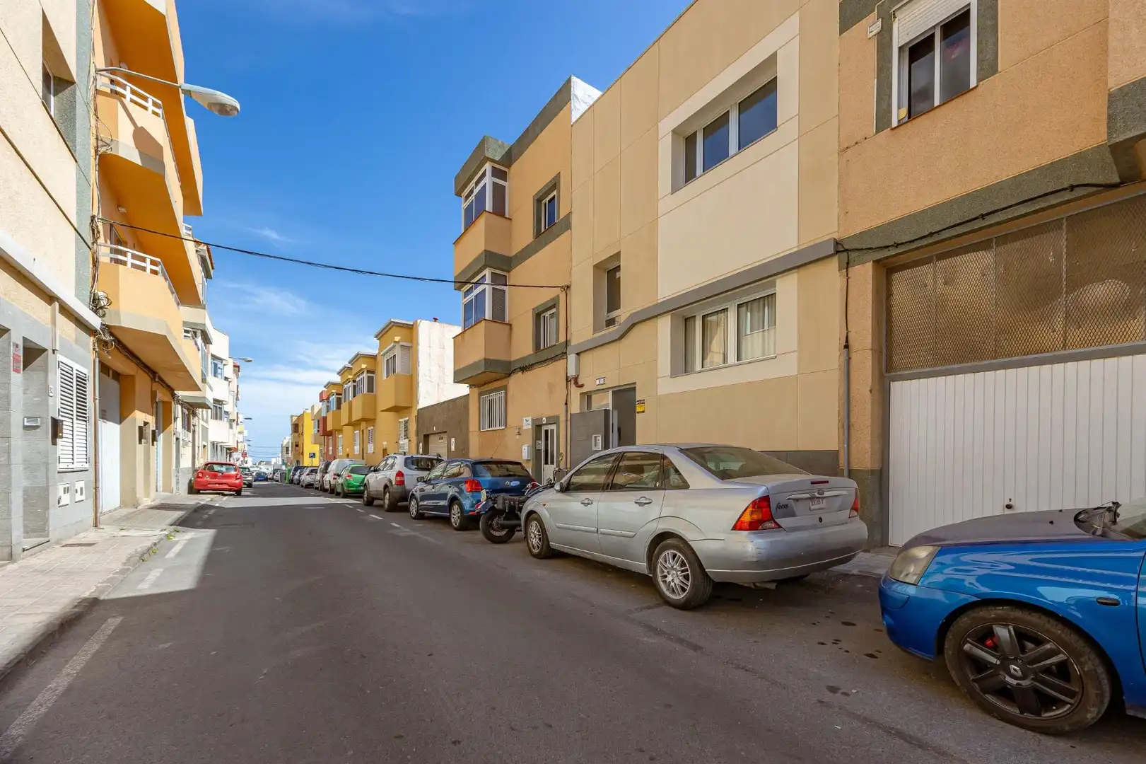 Vista exterior de Piso en venta en Telde con Alarma