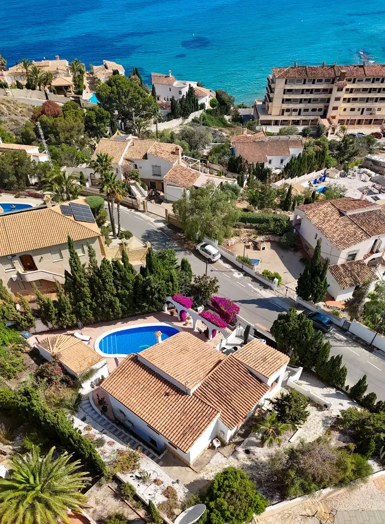 Casa amb piscina en venda a Pueblo Acantilado - Lanuza, imagen 2