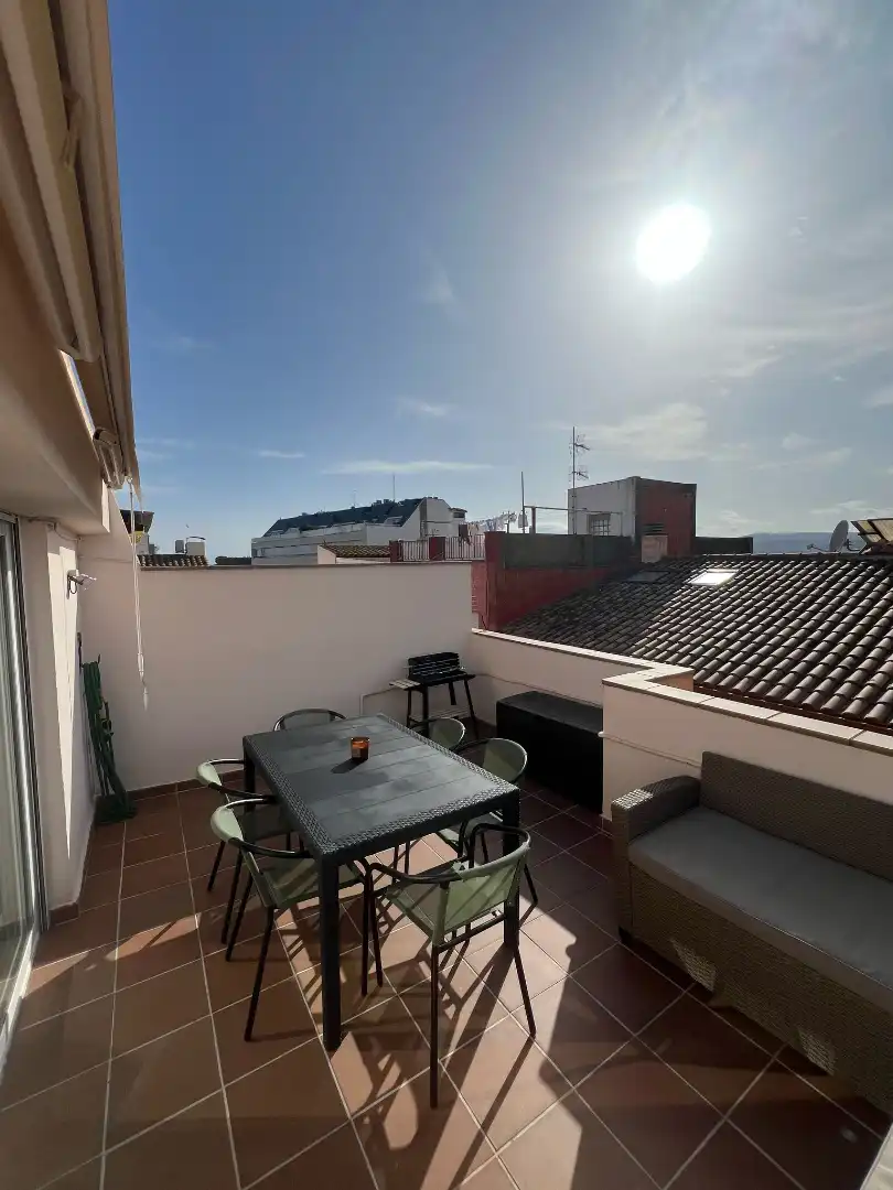 Dachboden zur Miete in Carrer Ramon y Cajal, El Pedró