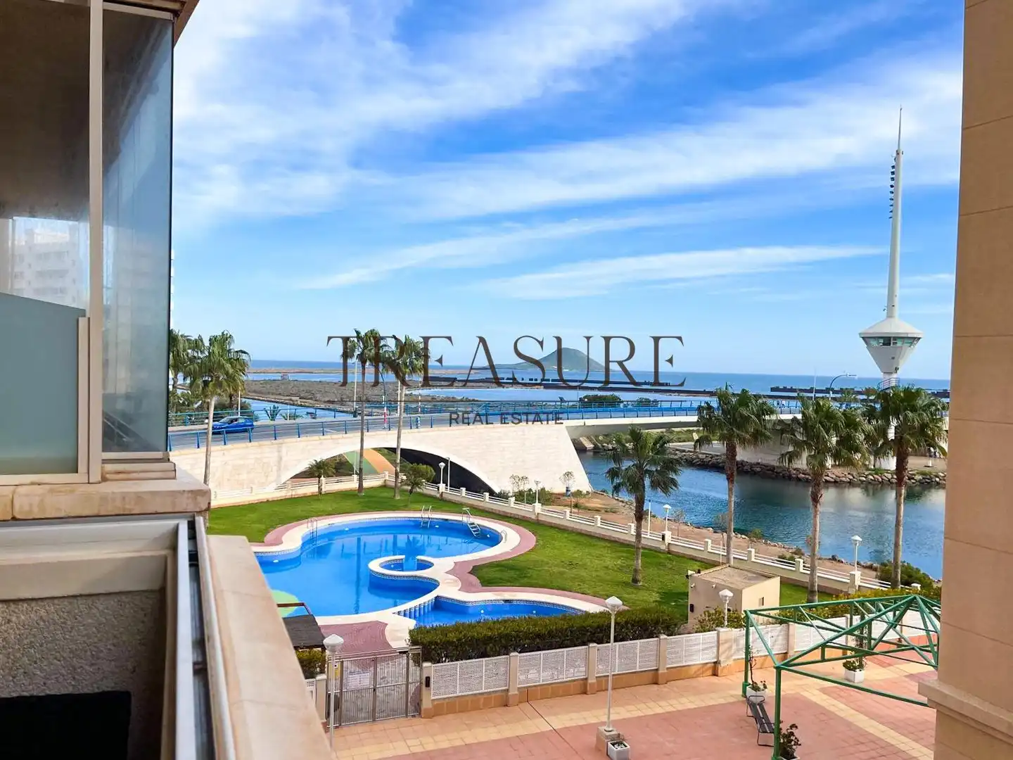 Terrassa de Apartament en venda en La Manga del Mar Menor amb Aire condicionat, Terrassa i Moblat