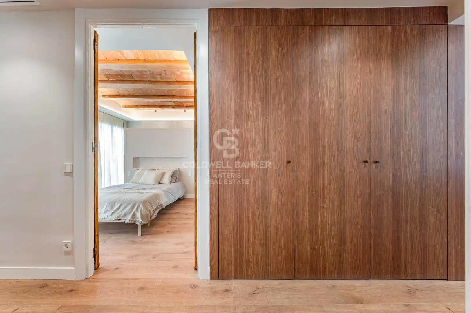Schlafzimmer von Wohnung zum Verkauf in Barcelona mit Klimaanlage, Parkett und Terrasse
