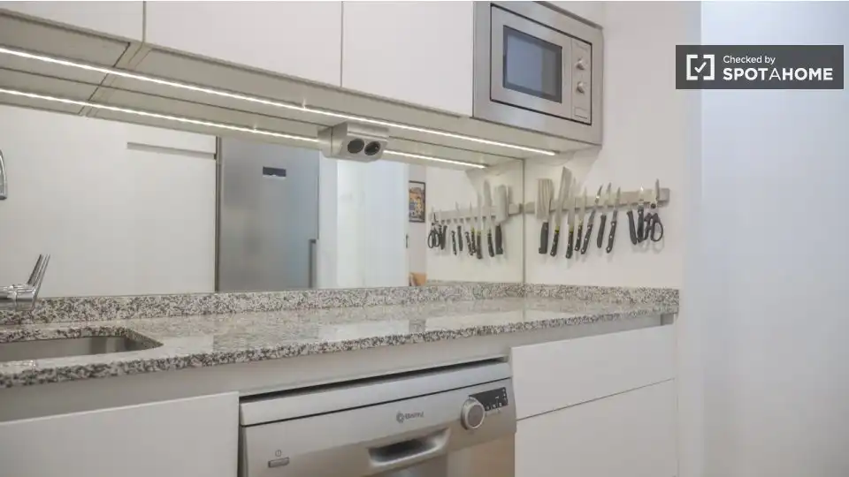 Appartamento con terrazza in affitto a Chamberí, imagen 12
