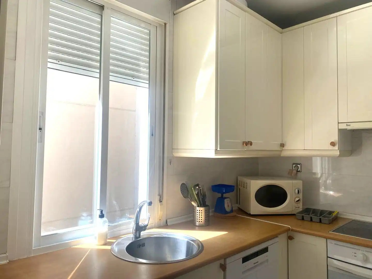Cocina de Piso de alquiler en Madrid con Aire acondicionado, Calefacción y Balcón