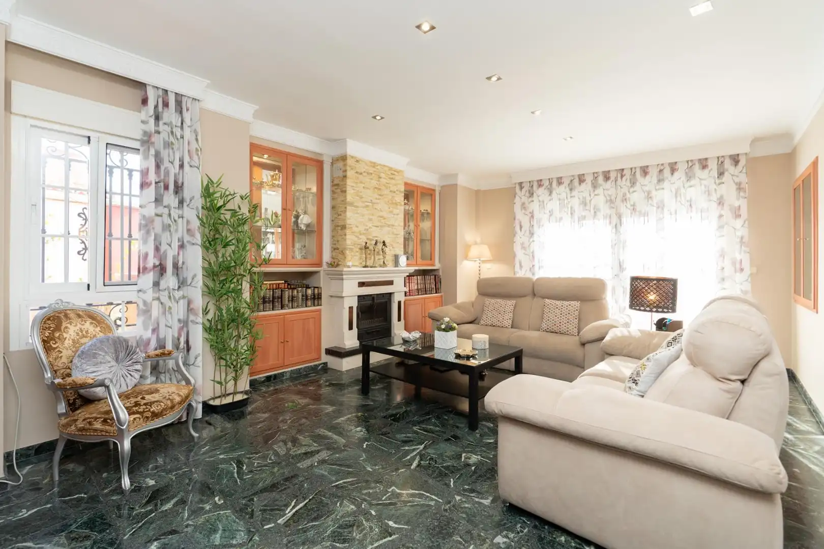 Living room of Houses for sale in Motril  with Air Conditioner, Terrace and Storage room