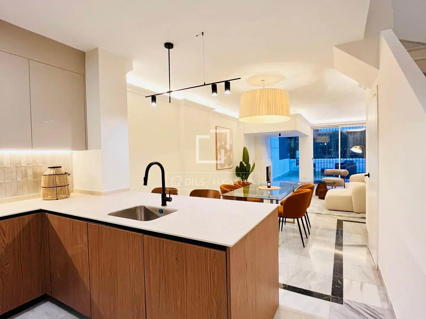 Kitchen of Flat for sale in Marbella  with Air Conditioner, Private garden and Storage room