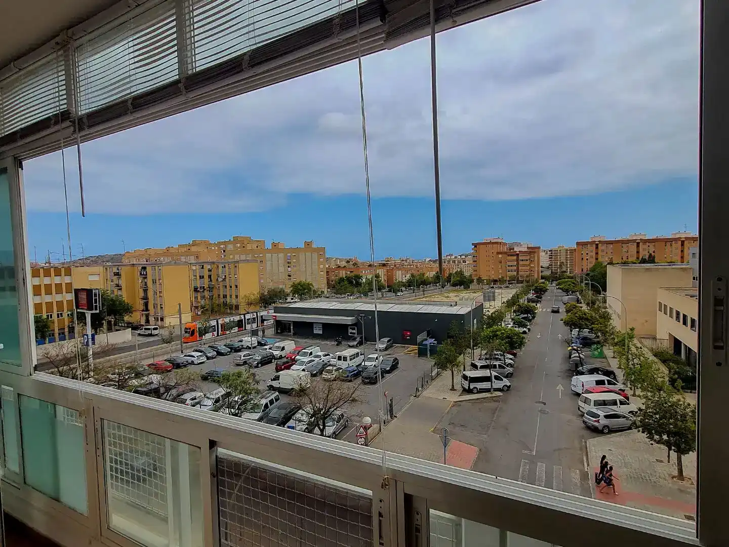 Vista exterior de Dúplex en venda en Alicante / Alacant amb Balcó