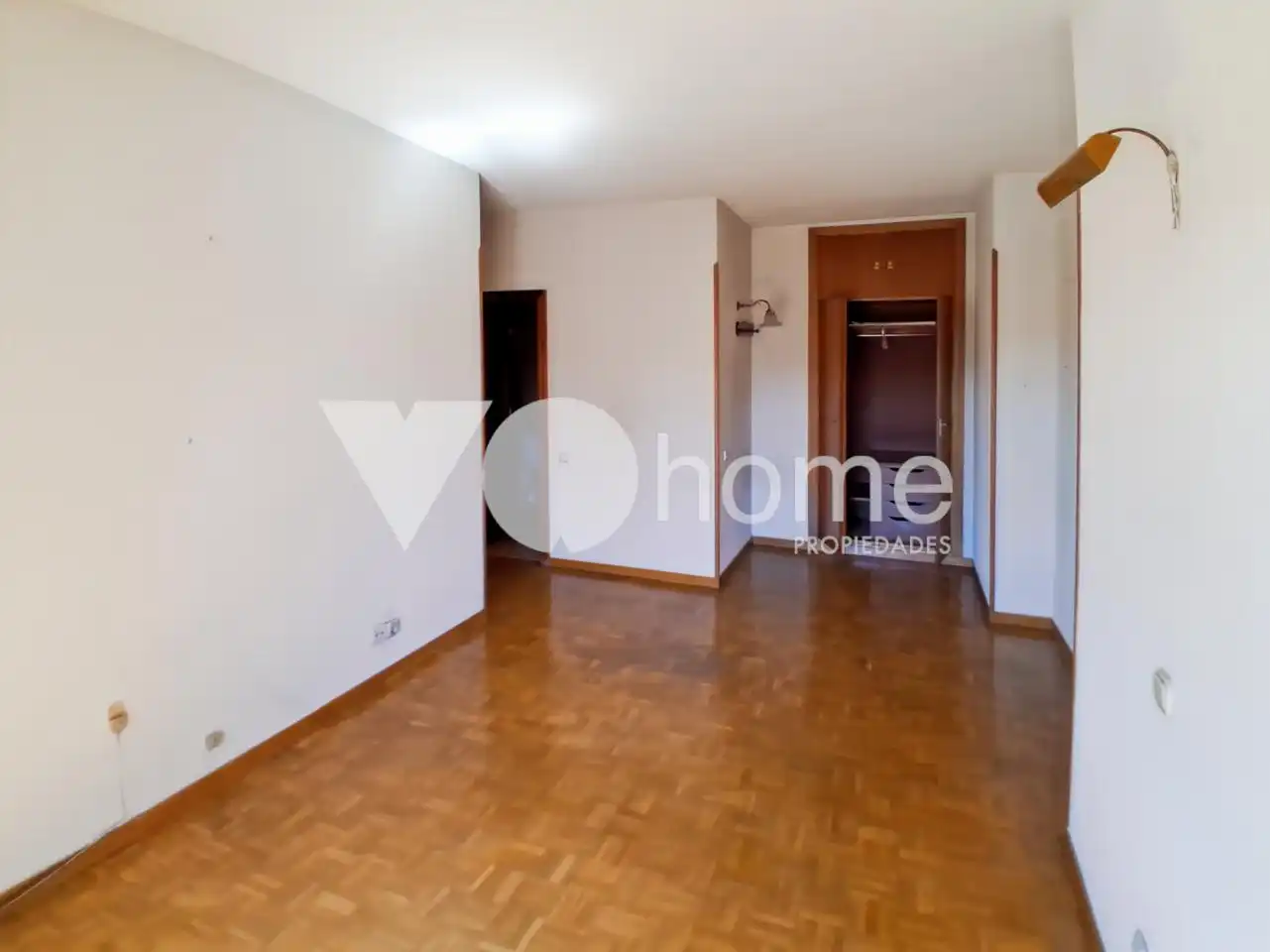 Bedroom of Flat for sale in Madrid  with Air Conditioner, Heating and Terrace