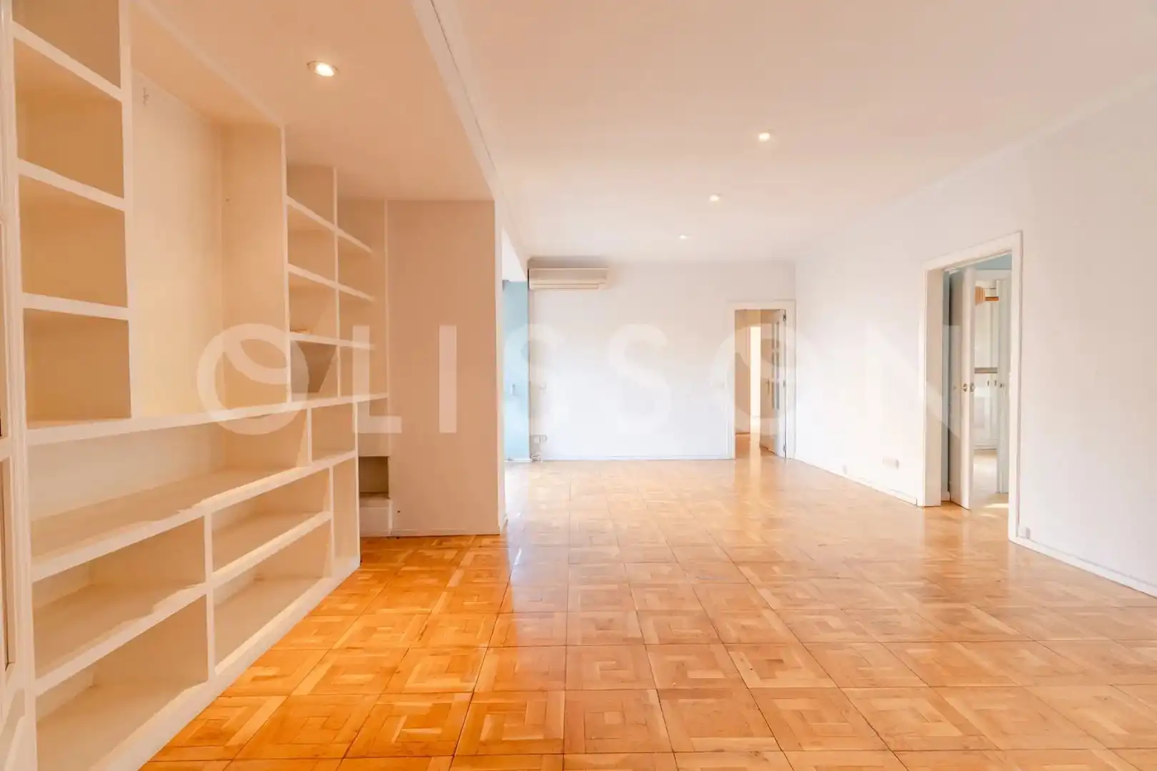 Living room of Flat for sale in Madrid  with Air Conditioner, Heating and Private garden