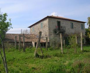 Vista exterior de Finca rústica en venda en Tui amb Calefacció, Jardí privat i Terrassa