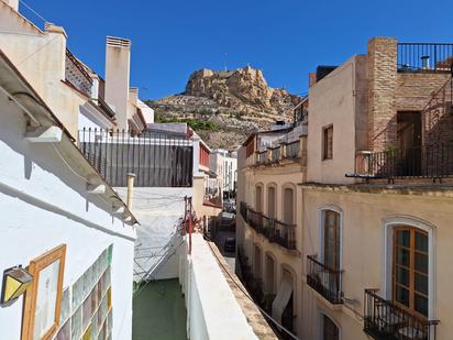 Vista exterior de Apartament en venda en Alicante / Alacant amb Aire condicionat, Terrassa i Balcó