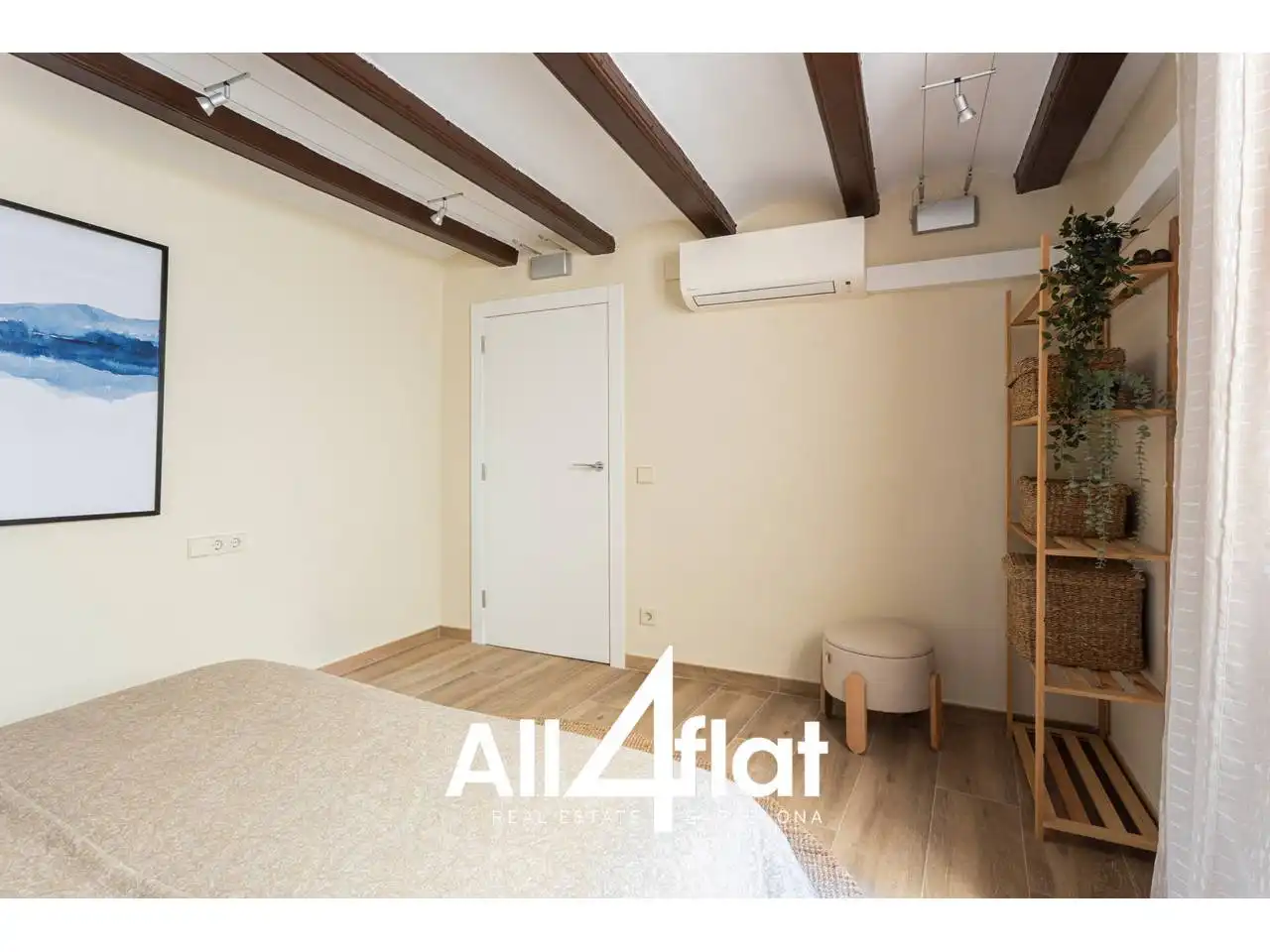 Schlafzimmer von Wohnung zum Verkauf in Barcelona mit Klimaanlage, Parkett und Möbliert